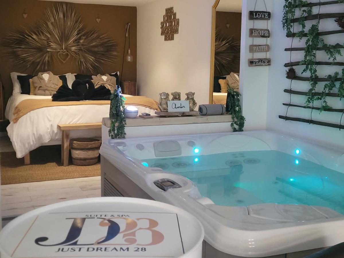 Suite & Spa Just Dream 28 Сикс-Фор-ле-Плаж Екстериор снимка