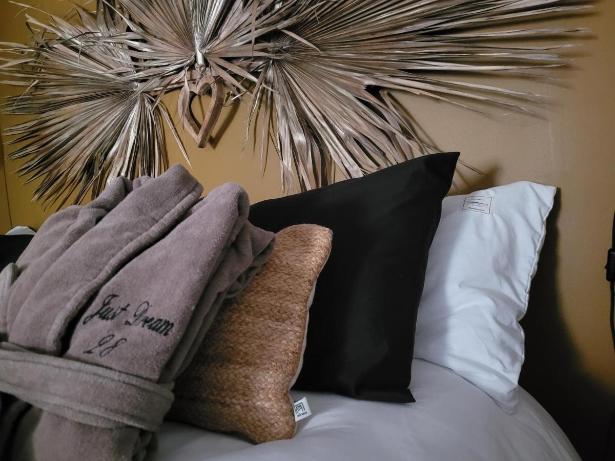 Suite & Spa Just Dream 28 Сикс-Фор-ле-Плаж Екстериор снимка