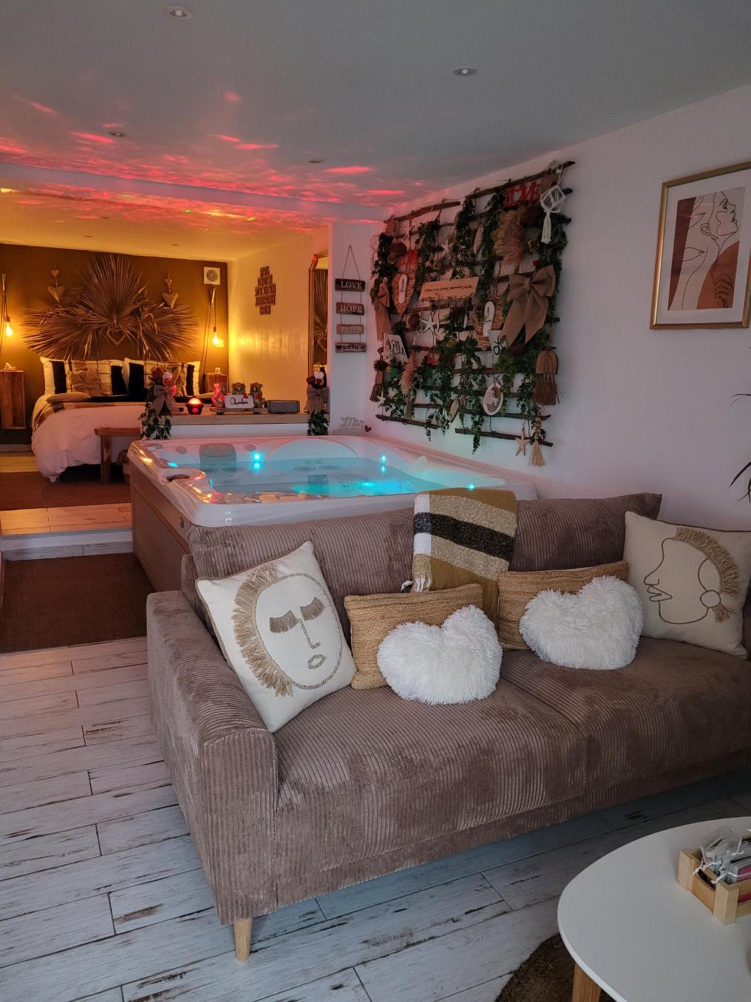 Suite & Spa Just Dream 28 Сикс-Фор-ле-Плаж Екстериор снимка